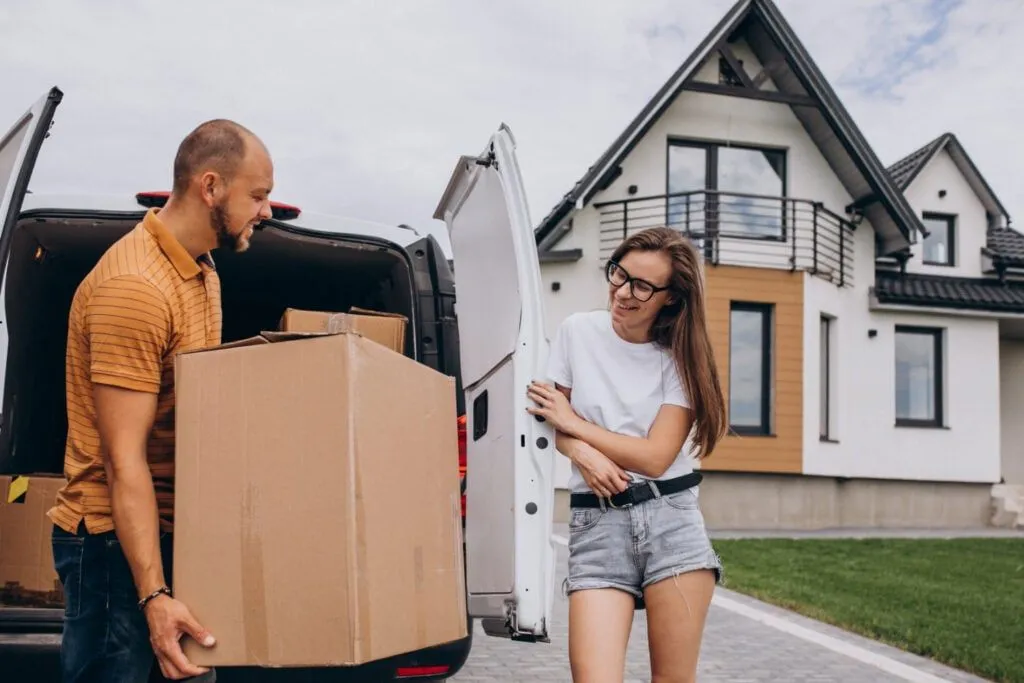 Moving Checklist: How to Make a Smooth Move in 2025